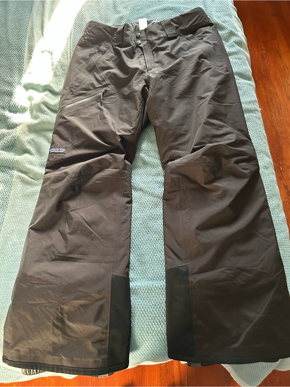 Patagonia women’s insulated Powder Town pants